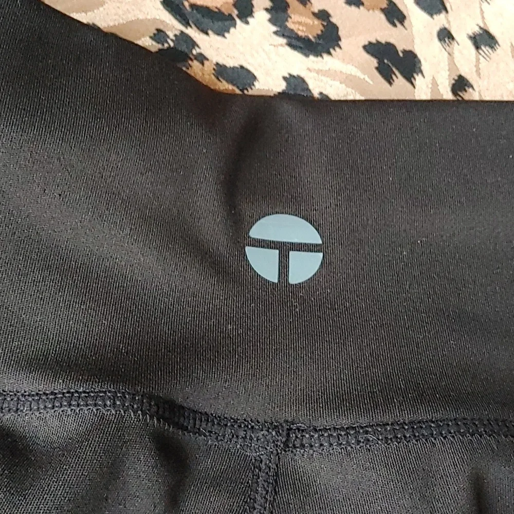 Therapy Performance Shorts - Picture 3 of 4